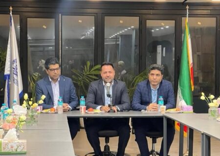 رئیس کانون وکلای دادگستری استان هرمزگان:
                                گسترش عدالت اجتماعی در گرو استقلال خبرنگاران و وکلا است