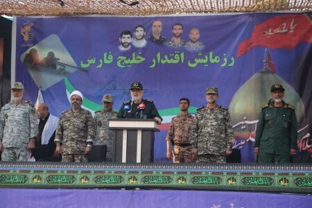 سرلشکر سلامی در رزمایش اقتدار نیروی دریایی سپاه:
                                ملت ایران به همه تهدیدات، در لحظه پاسخ پشیمان‌کننده می‌دهد