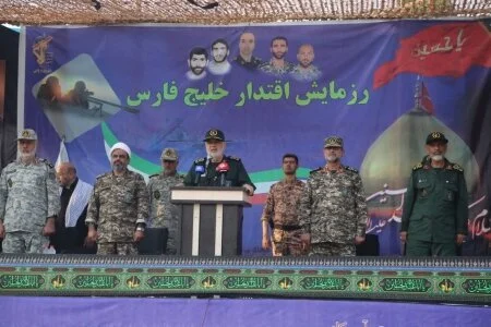 سرلشکر سلامی در رزمایش اقتدار نیروی دریایی سپاه:
                                ملت ایران به همه تهدیدات، در لحظه پاسخ پشیمان‌کننده می‌دهد