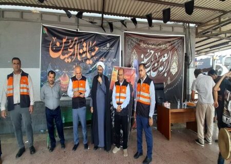 مراسم بدرقه زائرین اربعین در محل پایانه مسافربری خلیج فارس