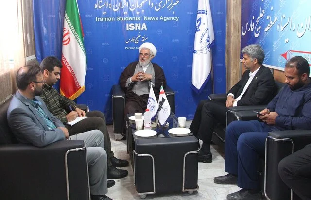 ایسنا اعتماد جامعه را جلب کرده است/باید دانشگاهها، جهاددانشگاهی را در کنار خود ببینند