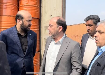 اختیارات ترخیص ۱۵ هزار کانتینر در بندر شهید رجایی به استاندار هرمزگان واگذار شد