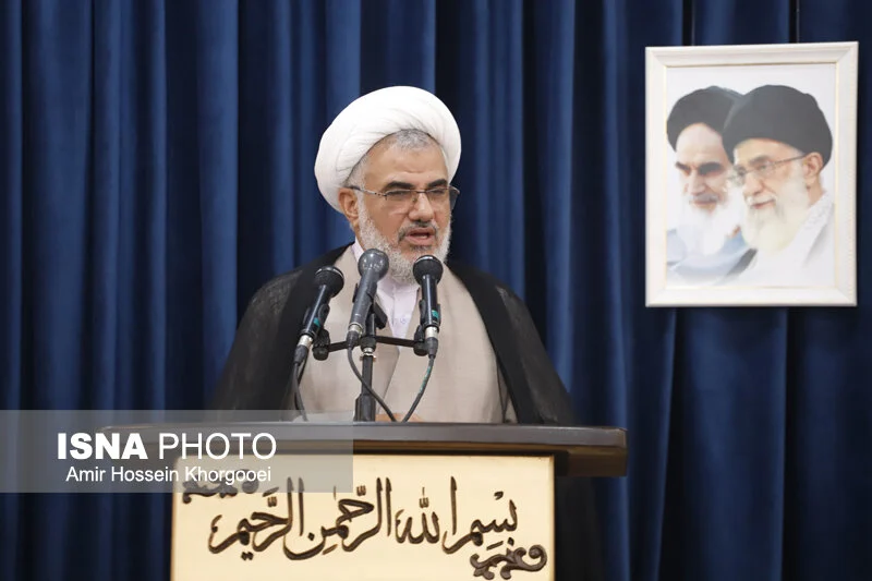 امام جمعه بندرعباس تاکید کرد
لزوم ارتقای دانش آتش نشانان