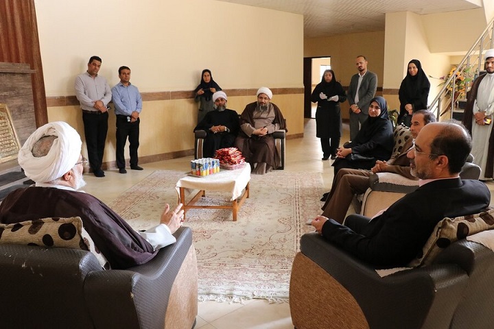 بازدید نماینده ولی فقیه در استان از اولین موسسه خیریه نگهداری از فرزندان تحت حمایت سازمان بهزیستی در حاجی آباد