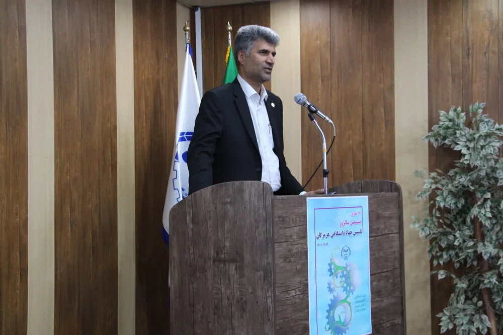 رئیس جهاد دانشگاهی خبرداد:
تقویت همکاریهای سازمان فرهنگی شهرداری بندرعباس با جهاد دانشگاهی