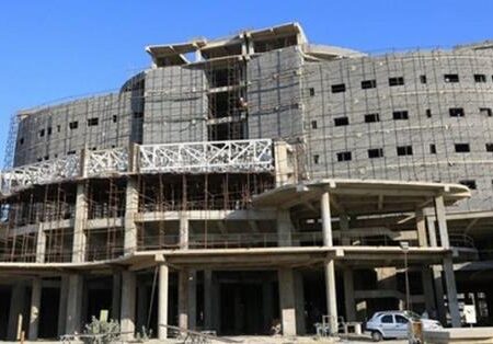 مردم بندرعباس به علت کمبود امکانات بیمارستانی به استان‌های دیگر سفر می‌کنند
