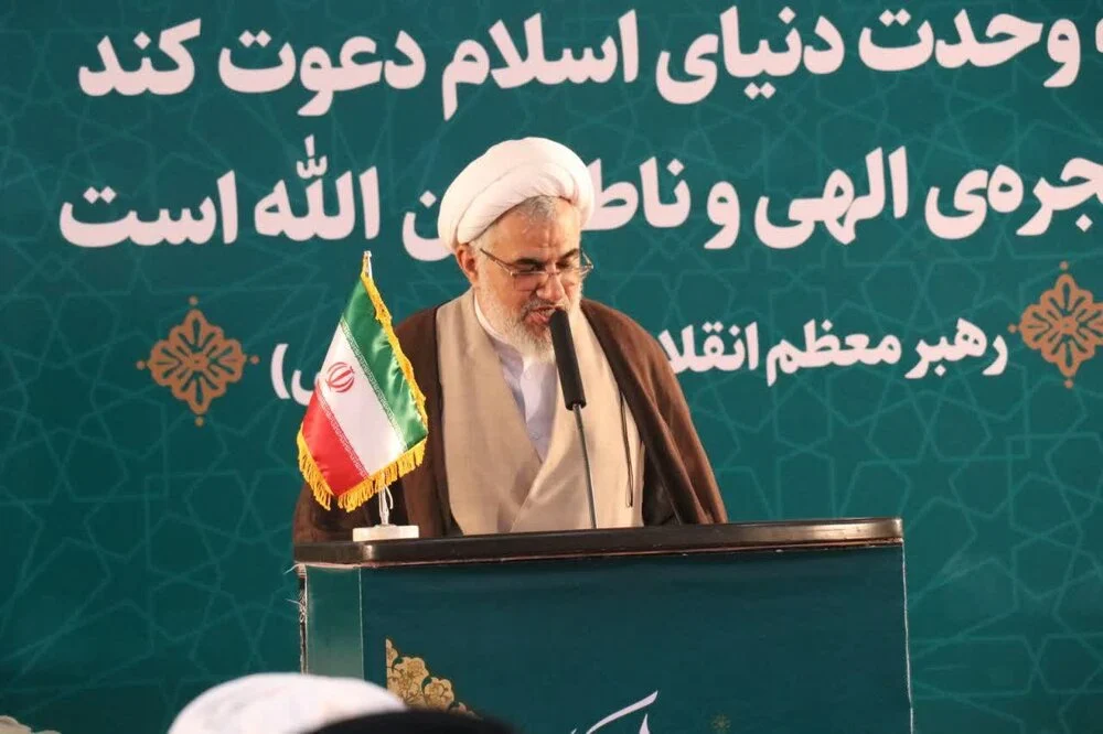 نماینده ولی فقیه در استان هرمزگان:
دانشگاههای هرمزگان همسو با نیازهای انسانی استان گام برنمیدارند