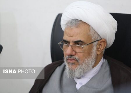 نماینده ولی فقیه در استان هرمزگان:
                                سهمیه‌ ویژه برای جذب وکیل در مناطق محروم تعیین شود