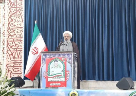 نماینده ولی فقیه در هرمزگان:
                                نیروهای انتظامی اجازه قدعلم کردن قانون‌شکنان‌ را نمی‌دهند