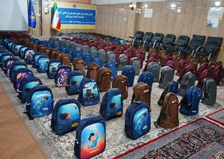 اهدای بیش از ۶ هزار بسته تحصیلی به دانش آموزان هرمزگانی