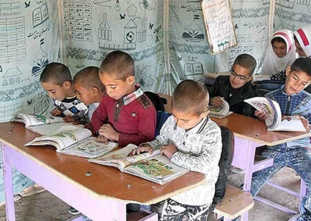 تحصیل ۸۴۰ دانش‌آموز عشایری در هرمزگان نشانه عدالت آموزشی است