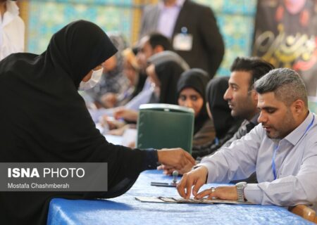 دبیرستاد انتخابات هرمزگان:
                                شمار داوطلبان کاندیداتوری مجلس در هرمزگان به ۱۳۵ نفر رسید