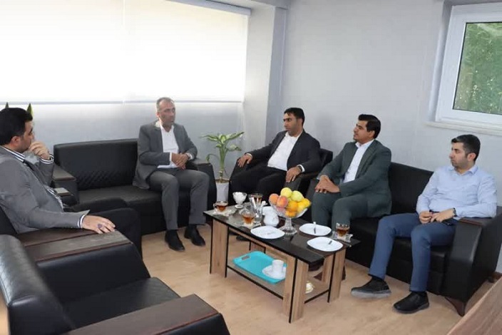دیدار اعضای شورای شهر بندرعباس با مدیرکل ورزش و جوانان هرمزگان