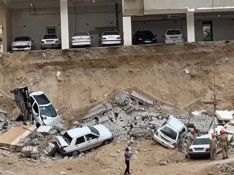 رئیس آتشنشانی بندرعباس:
ریزش پارکینگ خانه در بندرعباس خسارت جانی نداشت
