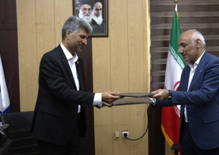 رئیس جهاد دانشگاهی هرمزگان:
                                تفاهم نامه همکاری جهاددانشگاهی با شرکت گاز هرمزگان منعقد شد