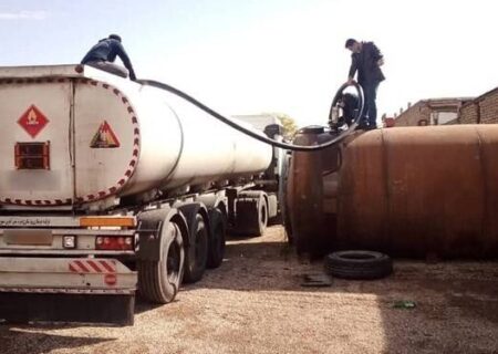 فرمانده مرزبانی استان خبر داد
                                 انهدام خط انتقال ۶۰ کیلومتری سوخت قاچاق در هرمزگان