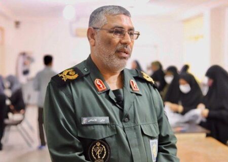 فرمانده منطقه یکم نیروی دریایی سپاه:
                                نیروی دریایی سپاه و ارتش قدرت بلامنازع خلیج‌فارس و دریای عمان هستند