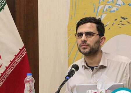مدیر سیاسی نهاد رهبری در دانشگاه‌ها:
                                نگاه کلان و چندبعدی دانشجو برای بررسی مشکلات ضروری است