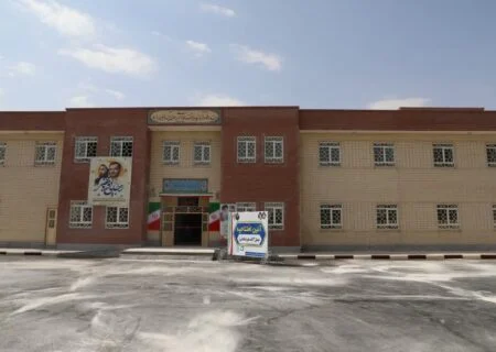 مدیرکل نوسازی، توسعه و تجهیز مدارس هرمزگان:
                                هنرستان ۱۸ کلاسه حاجی‌آباد پس از ۱۲ سال افتتاح شد
