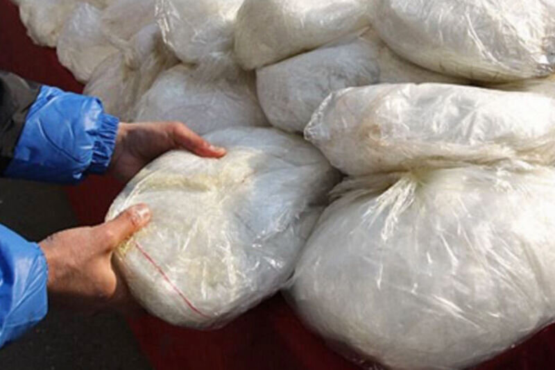 ناظر گمرکات استان هرمزگان خبر داد
                                کشف ۶۷ کیلو مواد مخدر شیشه از محموله گچ در بندرعباس