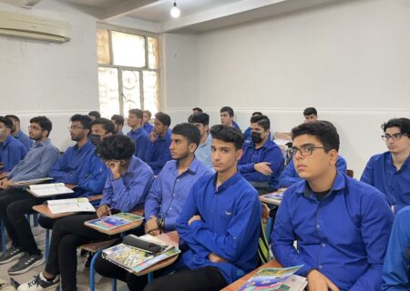 هرمزگان در جایگاه نخسث ثبت نام دانش آموزان در هنرستانها