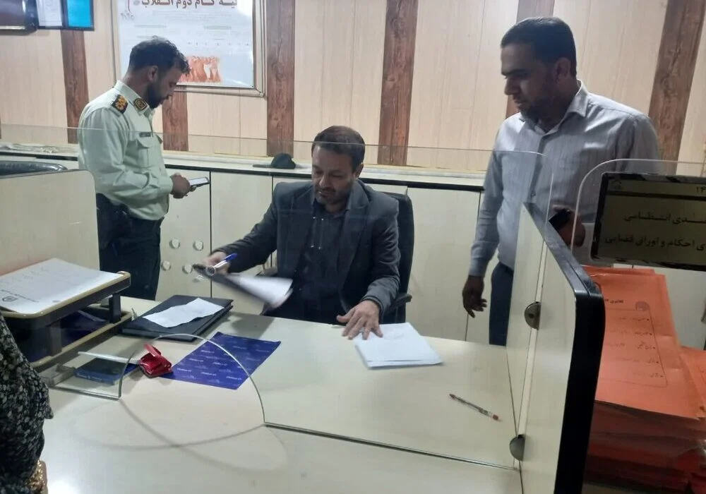بازدید سرزده دادستان بندرعباس از کلانتریهای سطح شهر