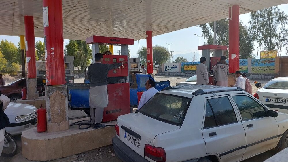 دادستان بندرعباس اعلام کرد
                                شناسایی عوامل اصلی ایجاد صف‌های طولانی جایگاه سوخت آریا در بندرعباس