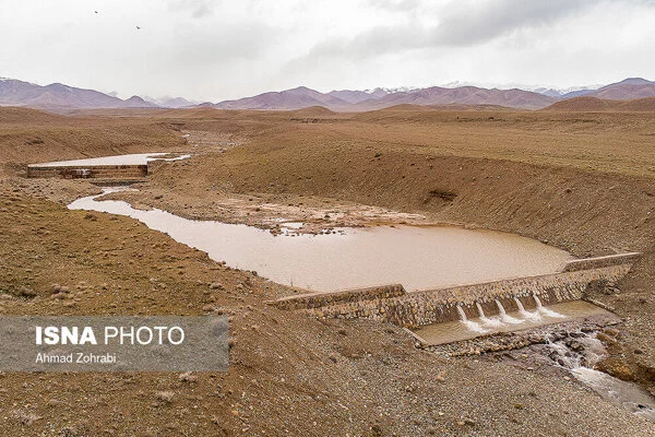 رئیس منابع طبیعی پارسیان خبرداد
آبگیری ۷۰هزار مترمکعبی سازه های آبخیزداری پارسیان