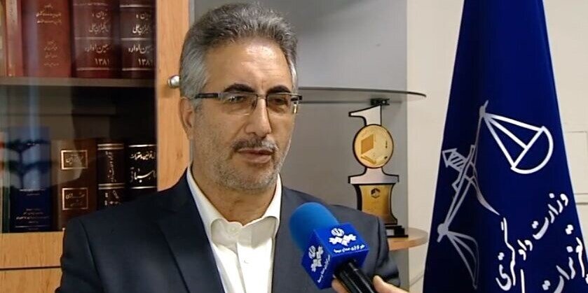 سخنگوی سازمان تعزیرات:
                                ۸۰۰ میلیارد ریال جریمه برای قاچاق ۱۶۰۰ دستگاه مخزن‌ تاشو