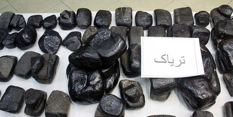 فرمانده مرزبانی هرمزگان اعلام کرد
                                 کشف بیش از یک تن موادمخدر در مرزهای هرمزگان