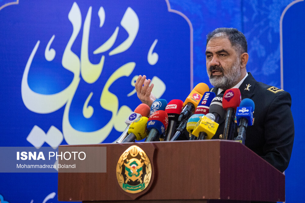 فرمانده نیروی دریایی ارتش:
                                در ماموریت‌های بین‌المللی ضربه‌های محکمی به دشمن وارد کرده‌ایم