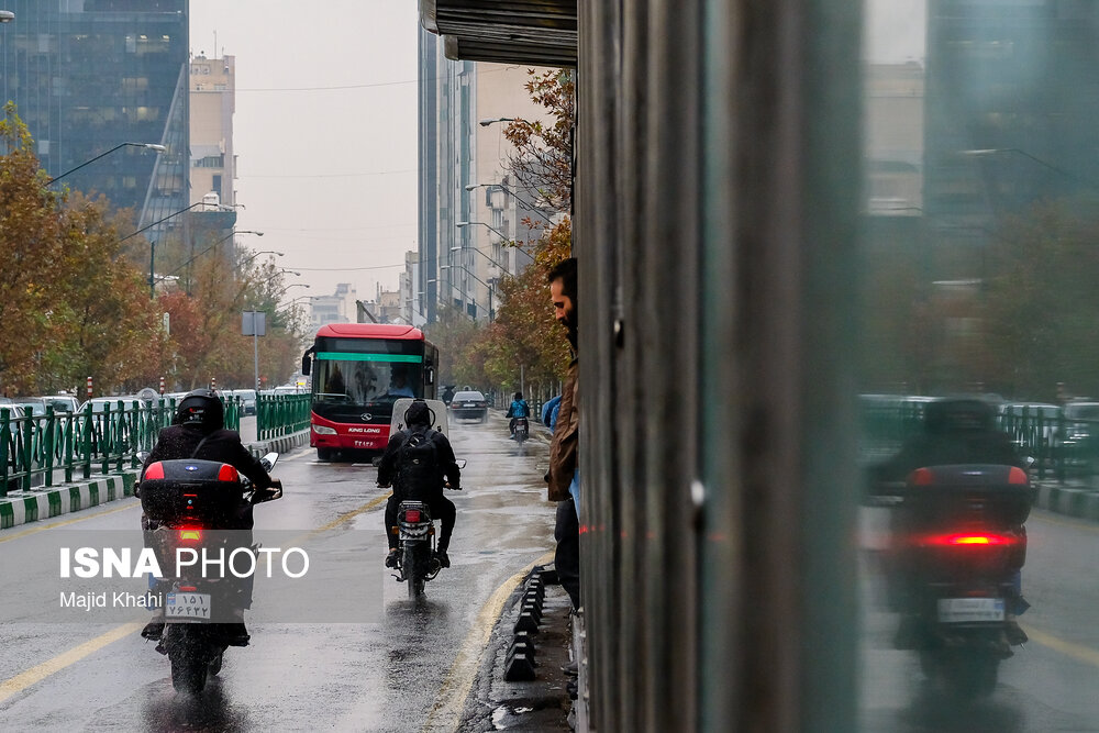 مدیرکل مدیریت بحران استانداری هرمزگان:
                                 سامانه بارشی همرفتی تا دوشنبه در هرمزگان فعال است