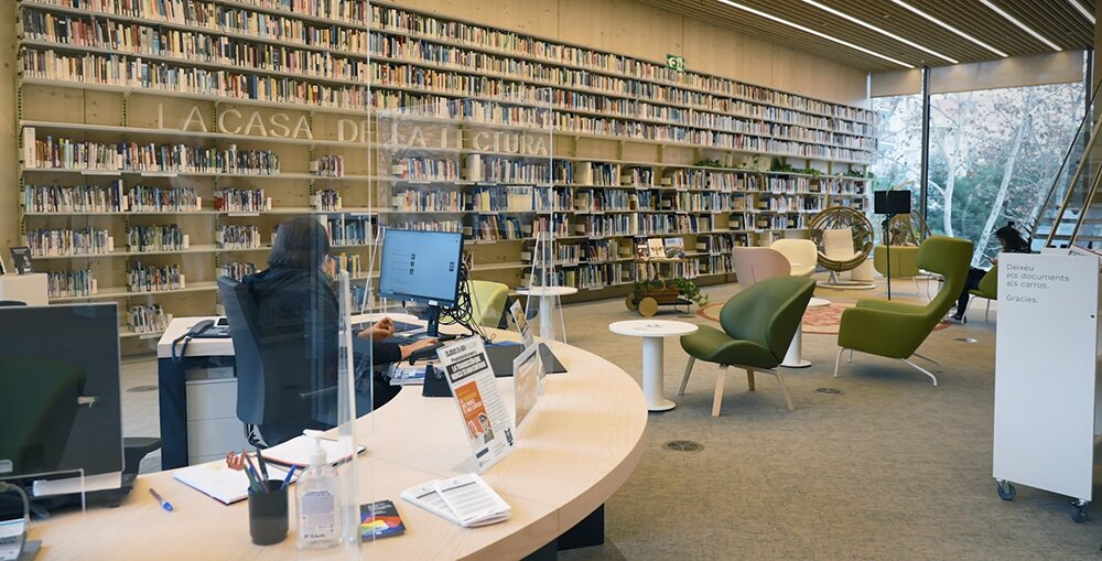 مدیرکل کتابخانه‌های عمومی هرمزگان عنوان کرد
                                مشارکت اداره کل کتابخانه های عمومی هرمزگان در تجهیز کتابخانه های مساجد
