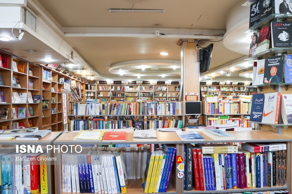مدیرکل کتابخانه‌های عمومی هرمزگان:
                                 کتابخانه «آدینه» مسجد جامع بندرعباس افتتاح شد