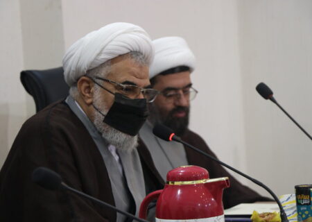 نماینده ولی فقیه در هرمزگان:
                                امام جمعه باید به عنوان حلقه وصل مردم و حاکمیت فعالیت کند