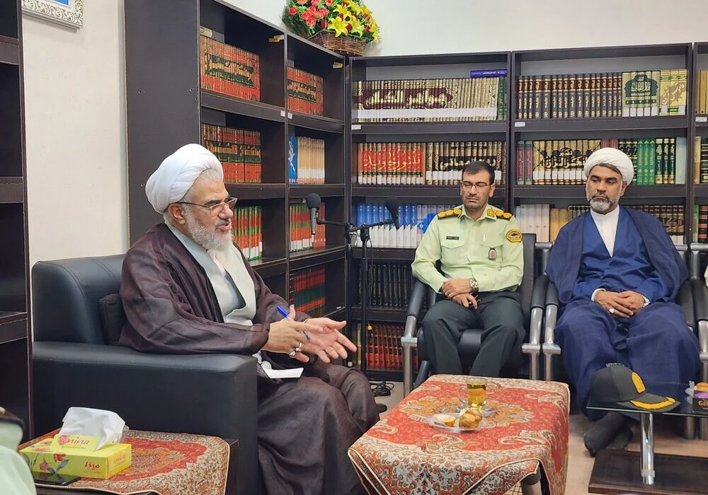 نماینده ولی فقیه در هرمزگان:
نقاط جرمخیز بندرعباس پاکسازی شود/ معتادین متجاهر بندرعباس ساماندهی شوند