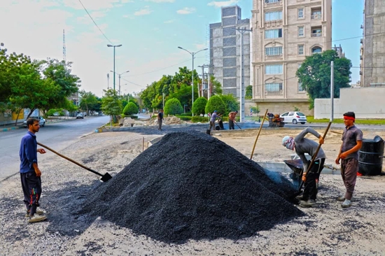 آغاز اجرای ۶۳۰۰۰ مترمربع عملیات آسفالت در محدوده منطقه دو
