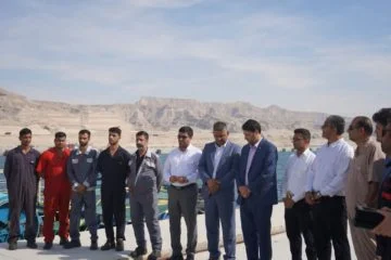 از نجاتگران عملیات دریایی ، صیادان گرفتار در طوفان تقدیر شد