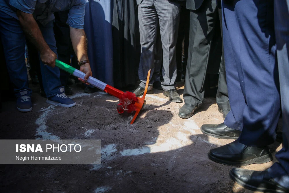 با حضور رییس سازمان نوسازی مدارس کشور:
کلنگ احداث مدرسه ۶ کلاسه استثنایی قشم به زمین زده شد