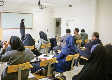حمایت کمیته امداد امام از ۱۸۰ دانشجوی نیازمند مینابی