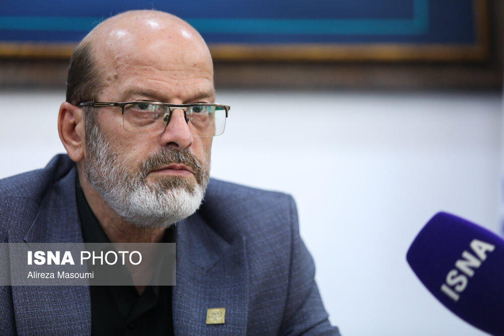 رئیس جهاد دانشگاهی کشور خبر داد:
                                دست‌یابی جهاد دانشگاهی به دانشی که کشور را از واردات مواد اولیه برای تولید فولاد بی‌نیاز کرد