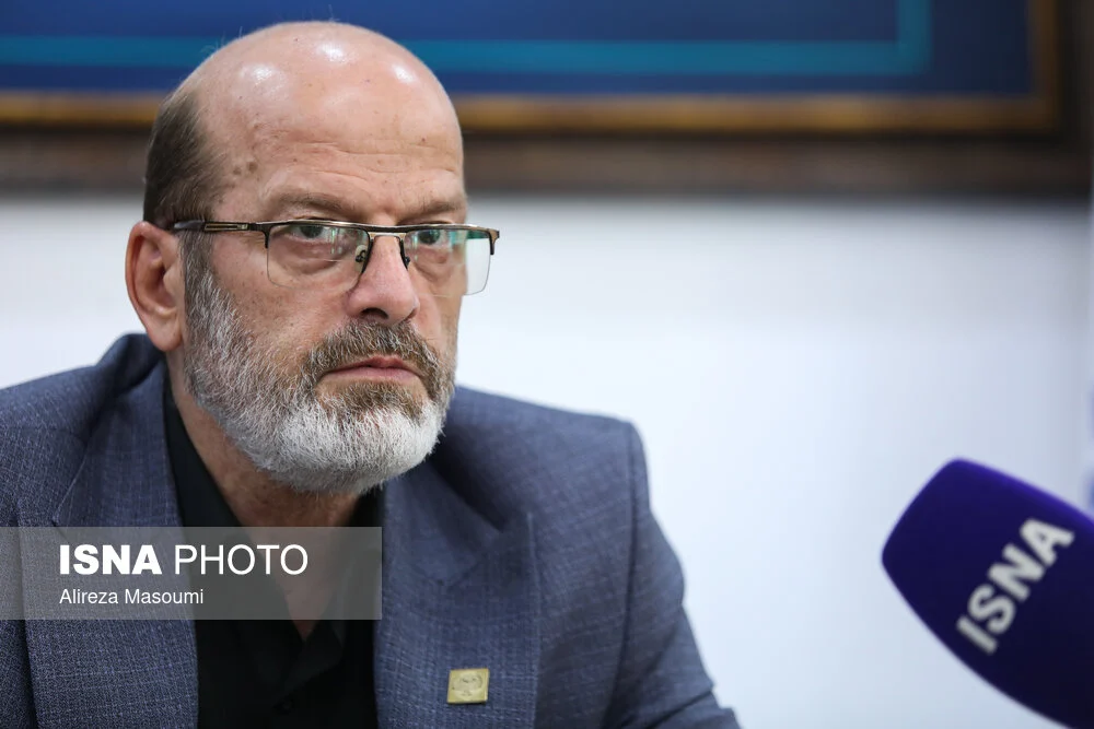 رئیس جهاد دانشگاهی کشور خبر داد:
                                دست‌یابی جهاد دانشگاهی به دانشی که کشور را از واردات مواد اولیه برای تولید فولاد بی‌نیاز کرد