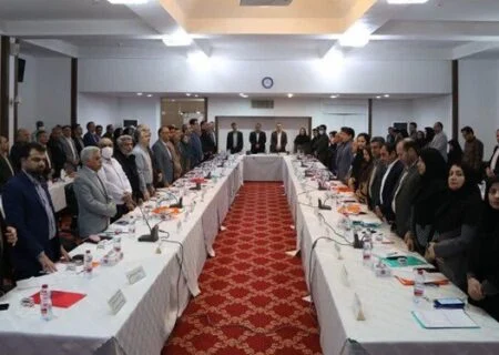 رئیس دانشگاه علوم پزشکی هرمزگان:
                                دانشگاه‌ها باید متناسب با شرایط منطقه‌ای تصمیم‌گیری کنند