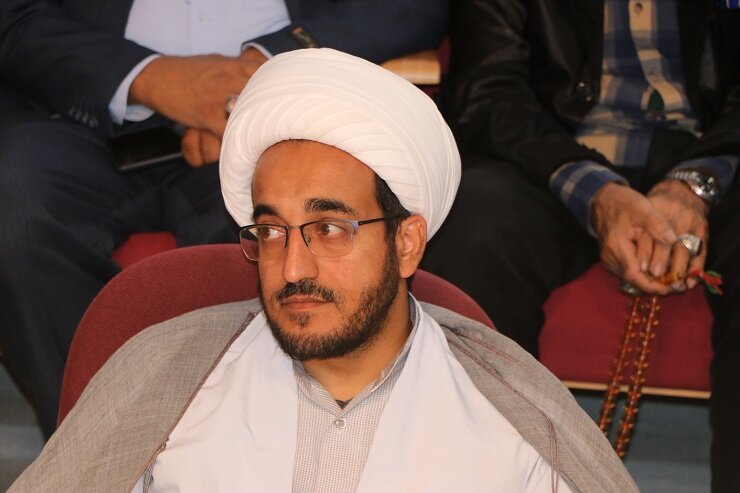 مدیرکل تبلیغات اسلامی هرمزگان:
                                اعزام مبلغ از قم به سایر نقاط کشور با چالش روبرو است