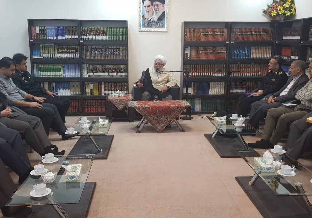 نماینده ولی فقیه در هرمزگان:  
                                جامعه‌ای که بصیرت و استقامت دارد طلیعه‌دار ظهور خواهد بود