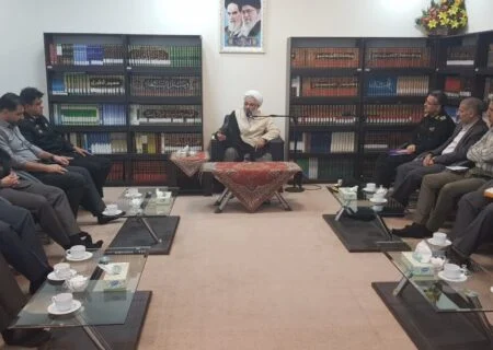 نماینده ولی فقیه در هرمزگان:  
                                جامعه‌ای که بصیرت و استقامت دارد طلیعه‌دار ظهور خواهد بود