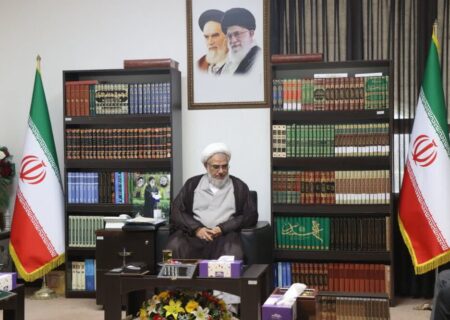 نماینده ولی فقیه در هرمزگان:
                                حضور جهاد دانشگاهی در دانشگاه‌های هرمزگان تقویت شود