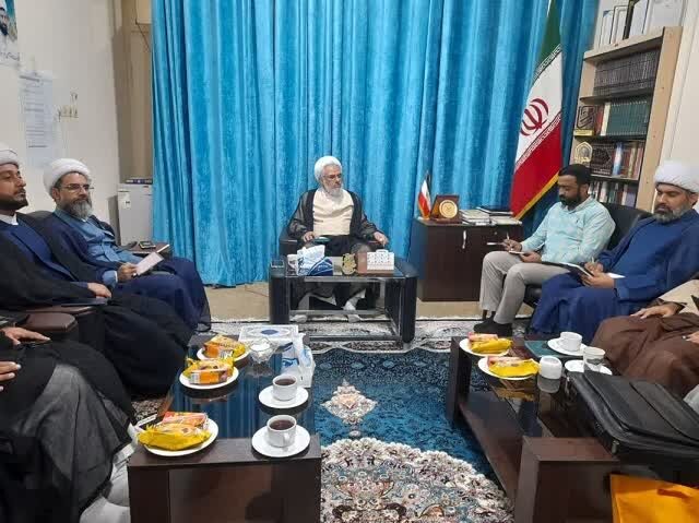 نماینده ولی فقیه در هرمزگان:
                                شورای تبلیغ در شهرستان‌های استان هرمزگان تشکیل شود