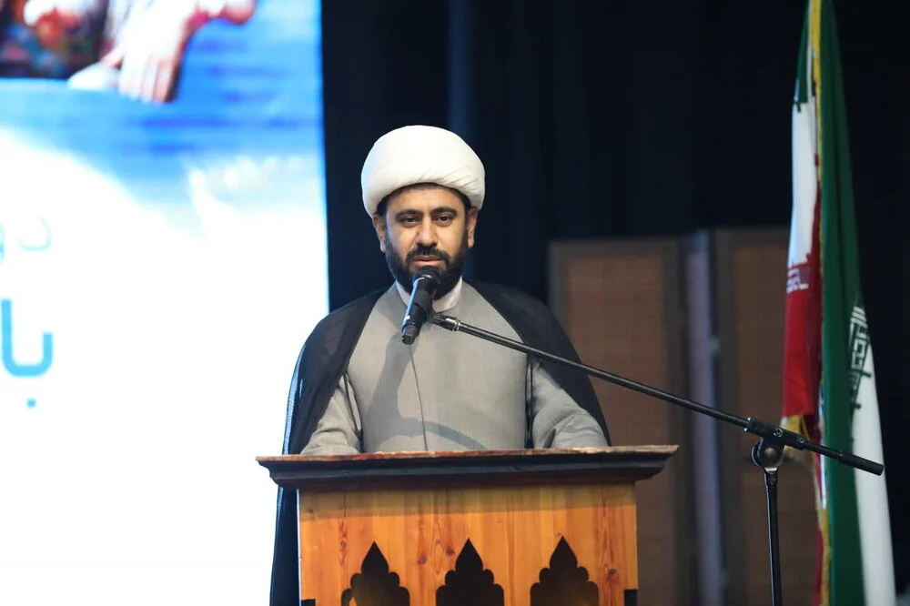 رئیس دفتر نمایندگی ولی فقیه در امور اهل سنت هرمزگان:
بقای اسلام توسط فاطمه زهرا (س) و فرزندان ایشان رقم خورده است