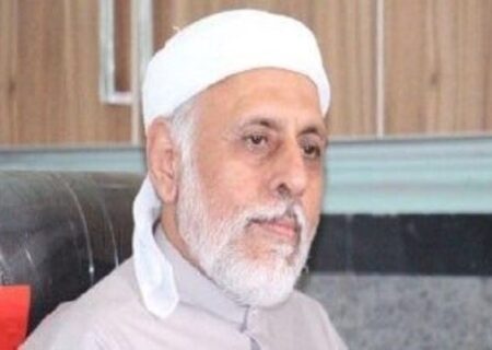 رئیس شورای روحانیت اهل سنت شهرستان خمیر:
                                در پی حادثه تروریستی گلزار شهدای کرمان، موج حزن و اندوه کشور را فرا گرفت